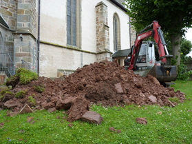 Kanalisierungsarbeiten an St. Crescentius (Foto: Karl-Franz Thiede)